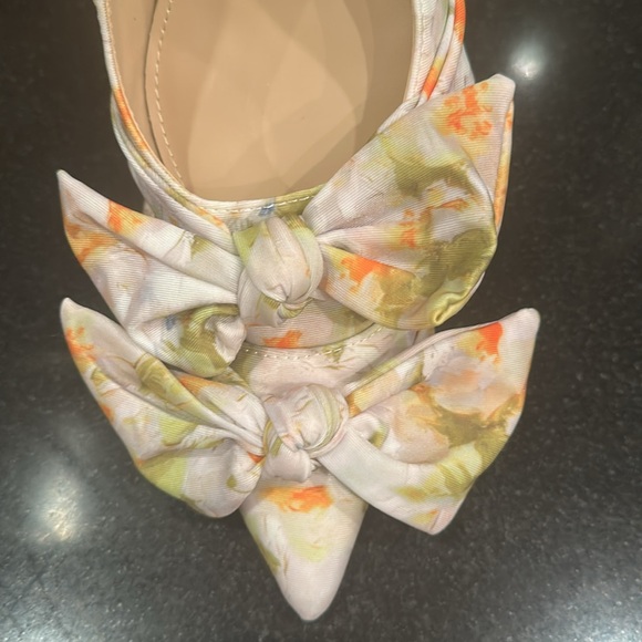 Marc Fisher size 8.5 bow highlight kitten heels - Picture 4 of 5